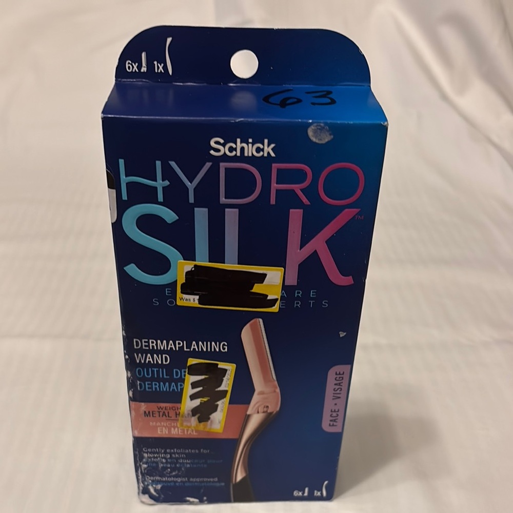 Chic Hydro Silk Dermaplaning Tool - Blue and Pink